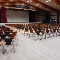 la griffe salle 1 installation assise 2